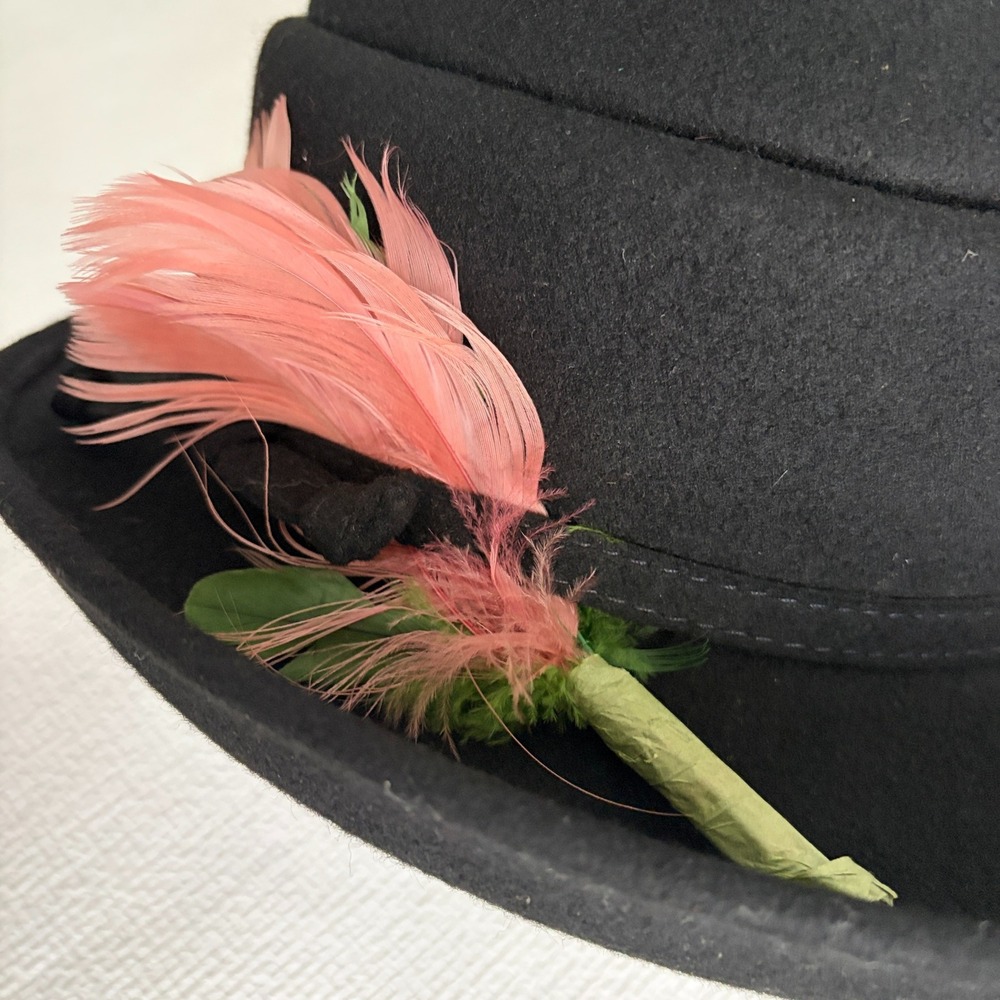 Liz Claiborne Cloche Hat Wool Felt Feather Accent OS Black Whimsigoth Capsule - Picture 10 of 10